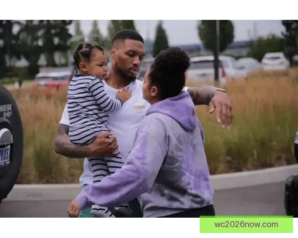 杨瀚森女友与利拉德儿子欢乐互动社媒晒温馨合影瞬间